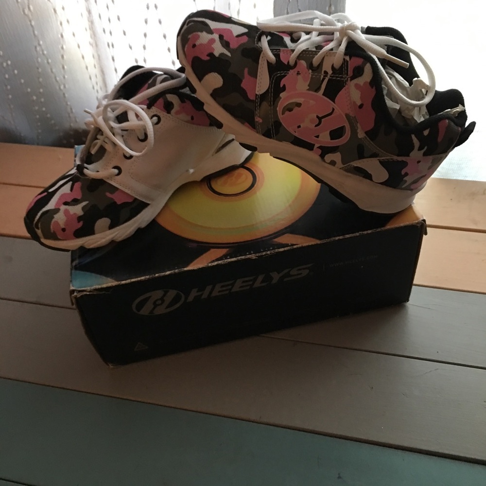 Heelys size 4